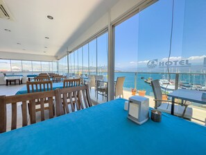 Desayuno buffet incluido todos los días 