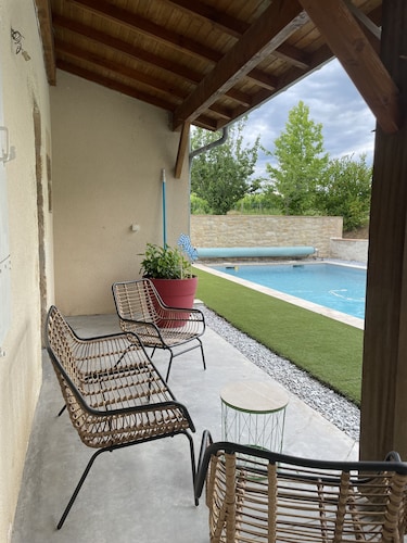Maison de campagne avec piscine entre Saint-Emilion et Bergerac