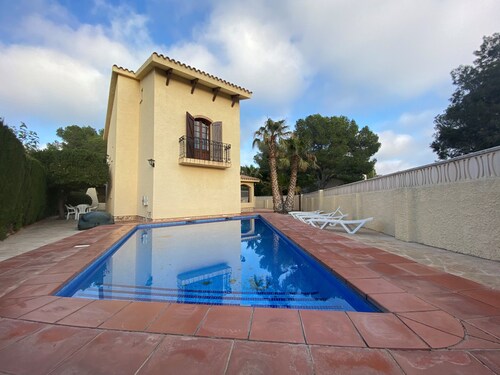 Charmaant Villa , Avec Piscine Privee , Wifi Pour 11 Personnes