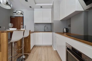 Fridge, oven, stovetop, dishwasher - Modern Studio with Balcony | 20 minutes to Market Square (Wroclaw)