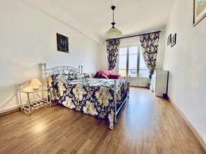 2 soverom, strykejern/-brett, wi-fi (inkludert) og sengetøy