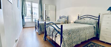 2 bedrooms, iron/ironing board, bed sheets