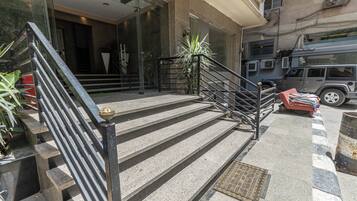 Façade de lâhĂ©bergement - soirĂ©e/nuit