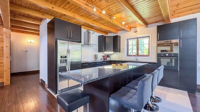 Luxury Log Retreat - *King Bed, Game Room*