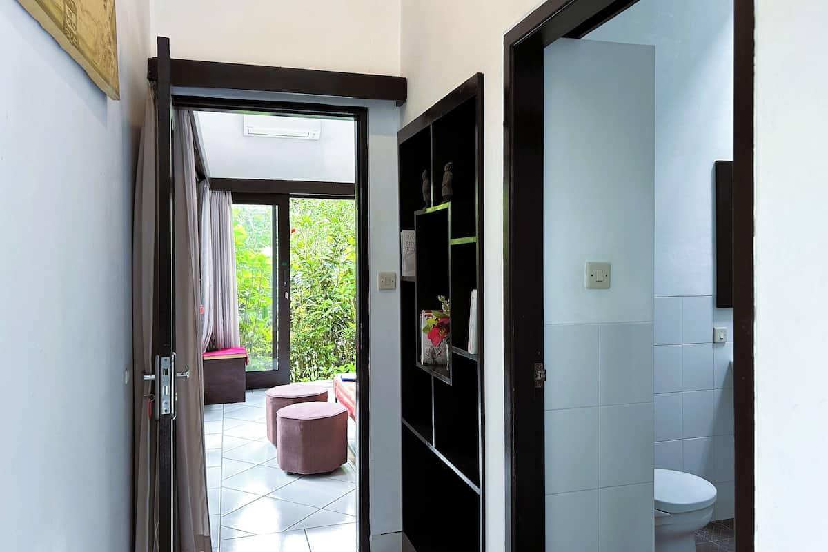 1 bedroom, in-room safe, individually decorated, individually furnished