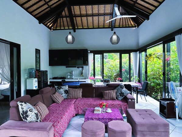 Living area - Ambary Ubud Private Courtyard Villa (Ubud)