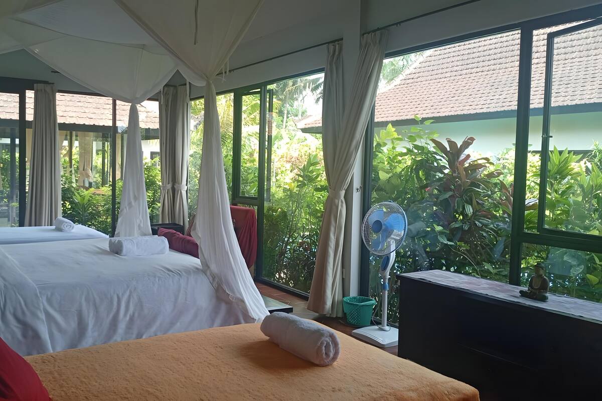 In-room safe, individually decorated, individually furnished, desk