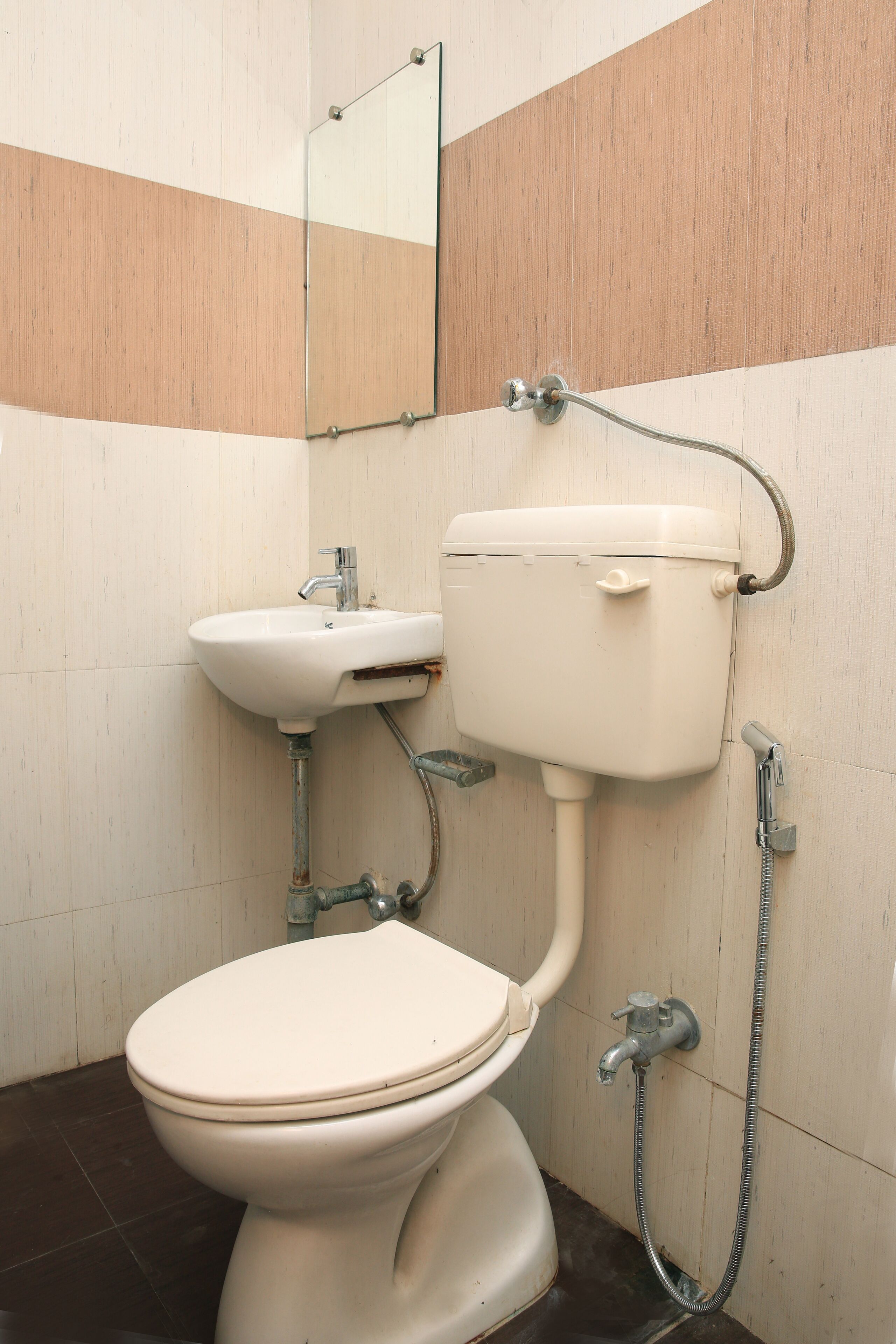 standard room | bathroom