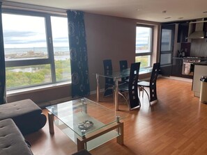 Dining - Modern 2 bed apartment with stunning seaside view (Leith)