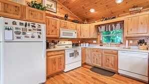 Fridge, microwave, oven, stovetop - On Mountain Time -Secluded 2BR, 2BA Log Cabin, HT (Waynesville)