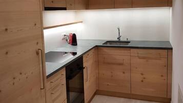 Refrigerador, horno, parrilla de estufa y lavavajillas