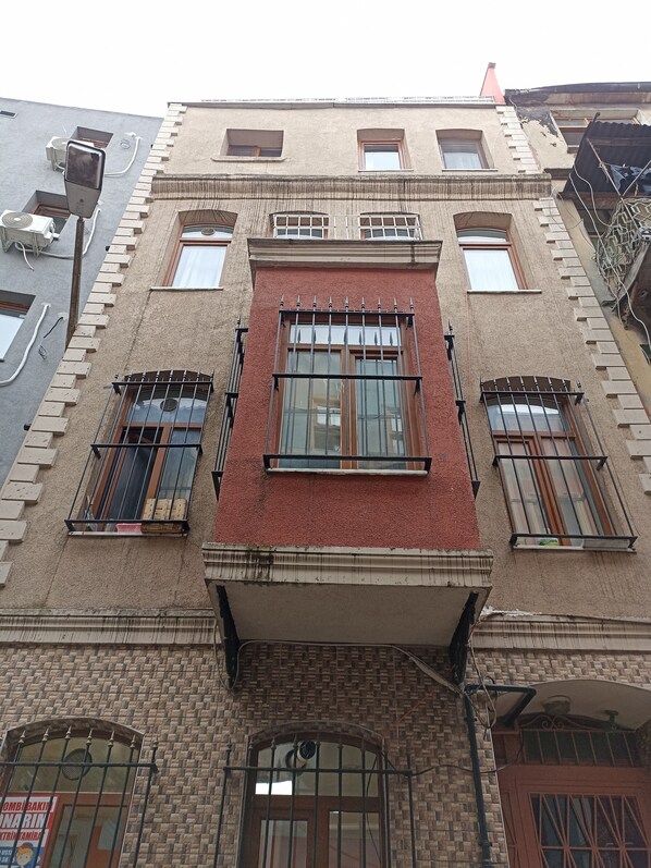 Exterior - Beyoğlu Apart (Istanbul)