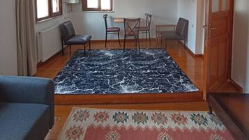 Condo, 1 Bedroom | Living area