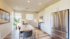 Fridge, microwave, stovetop, dishwasher - Resort Pools, Golf Cart Boardwalk to the Beach, 1st Floor Condo (Port Aransas)