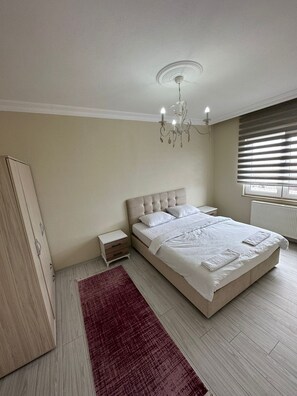 3 quartos, escrivaninha, Wi-Fi de cortesia