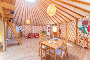 Dining - Yurt in the children's paradise Camp y niño in Almeria (Andalusia) - vacation in the countryside (Pechina)
