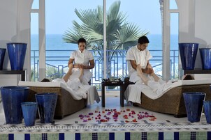 Couples treatment rooms, sauna, hot tub, Turkish bath