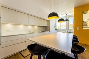 Dining - MARIPOSA . KEYWEEK  Loft Biarritz (Biarritz)