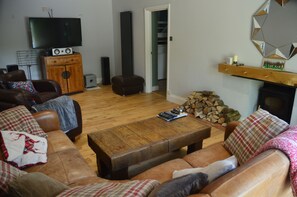 Smart TV, table tennis, music library, video library