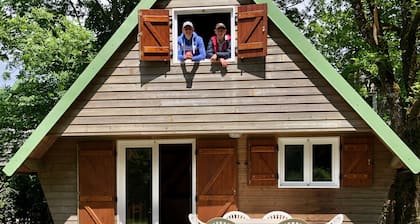 Chalet Dans le Parc D'un Manoir du Xixème