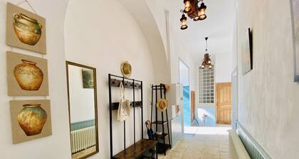 Grand Manoir du XVIIe avec Piscine, Bain Nordique et accĂšs direct Ă la Charente