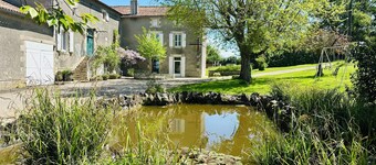 17th century manor overlooking the Charente
