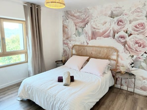 3 bedrooms, iron/ironing board, travel cot, free WiFi