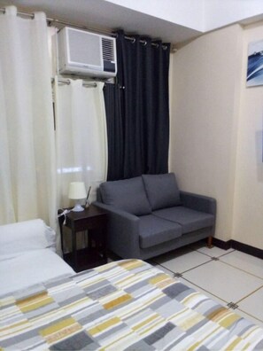 Studio Suite cơ bản | Màn/rèm cản sáng, bàn ủi/dụng cụ ủi quần áo 