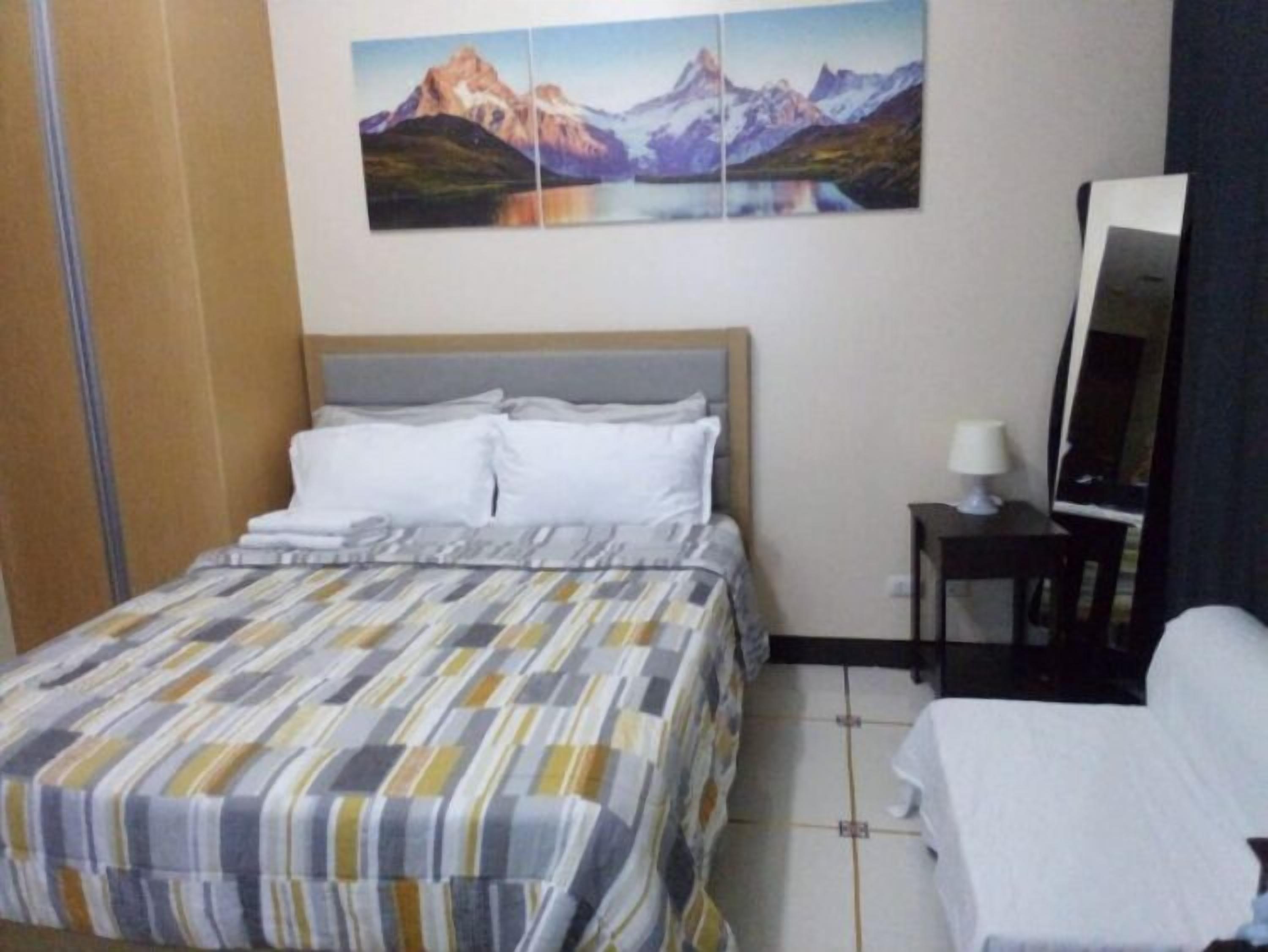 Basic Studio Suite | Blackout curtains, iron/ironing board, free WiFi