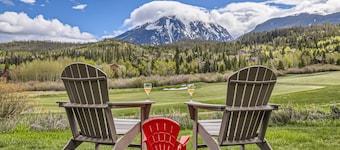 Mountain Home on Raven Golf Course - Private Sauna & Hot Tub