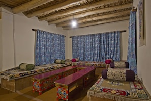 Lobby sitting area - Pangong Retreat Camp (Leh)