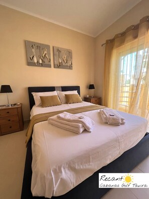 2 slaapkamers, een kluis op de kamer, een strijkplank/strijkijzer