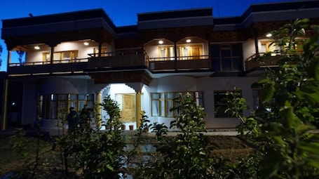 Fachada de la propiedad