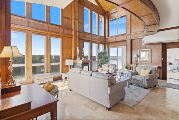 Smart TV - Luxury Ozark Penthouse: Amazing Views, 7 Bedrooms! (Osage Beach)