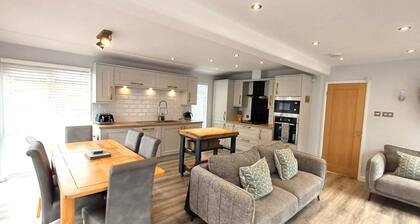 Potters Lodge - a holiday lodge that sleeps 6 guests in 3 bedrooms