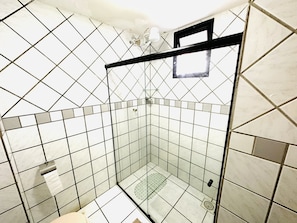Bidet, shampoo