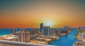 Property grounds - Infinite View Balcony|Studio Resort (Hallandale Beach)