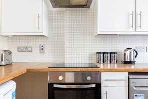 Apartment | In-room dining - The Whitecross Street Collection (London)