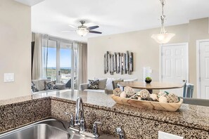 Interior - Snowbird Deal! Palms 1516 – Winter Rates 🌴☀️ (Destin)