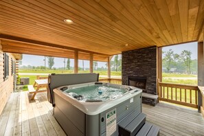 Terrace/patio - Dog Friendly Mountain Lodge w/ Hot Tub (McHenry)