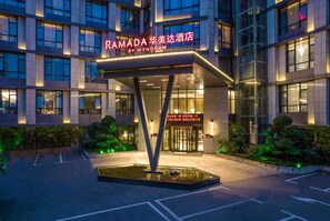 Exterior - Ramada by Wyndham Xiangyang Fancheng (Xiangyang)