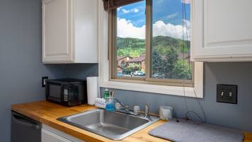 Condo, 2 Bedrooms | Private kitchen | Fridge, oven, coffee/tea maker, toaster