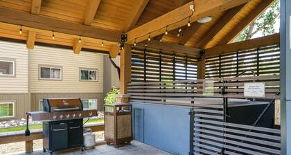 Shadow Run C303 2 Bedroom Condo by RedAwning