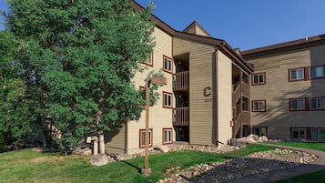 Condo, 2 Bedrooms | Exterior