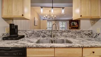 Condo, 2 Bedrooms | Private kitchen | Fridge, oven, coffee/tea maker, toaster