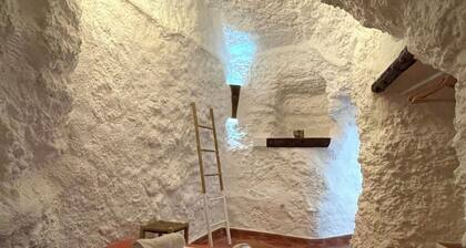 Cuevas El Atochal Orígenes