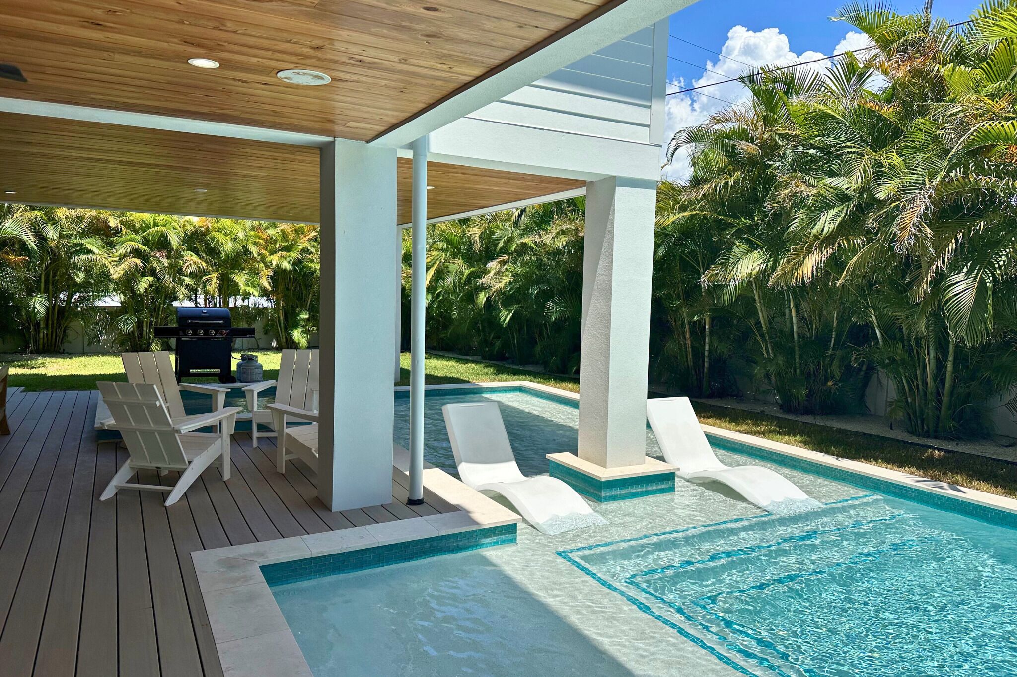 حمّام سباحة مُدفَّأ