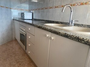 Fridge, microwave, oven, coffee/tea maker