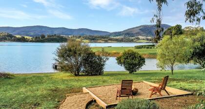 Green Stones - Amazing Waterfront Location