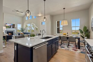 Interior - NEW! Elegant Home near TPC Golf Course & Trails (Berthoud)